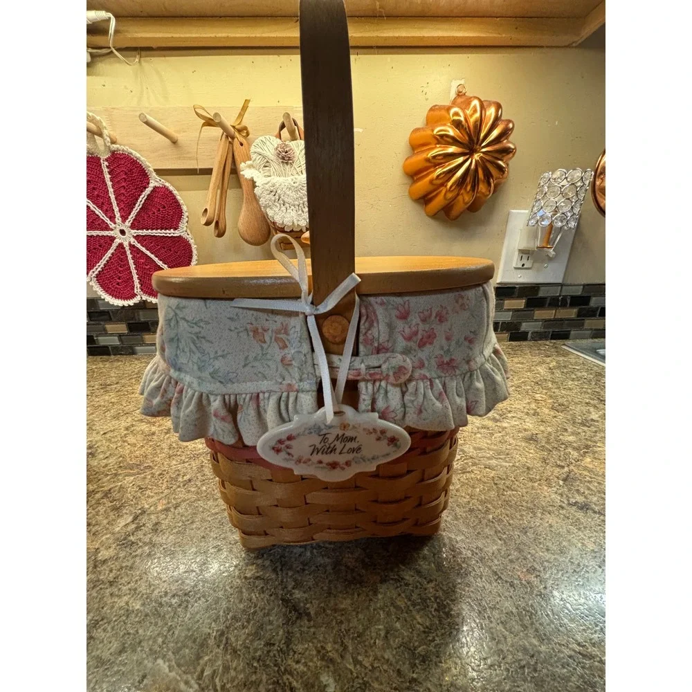 Longaberger 2001 Handwoven Basket with Lid Floral Liner and To Mom With Love Tag